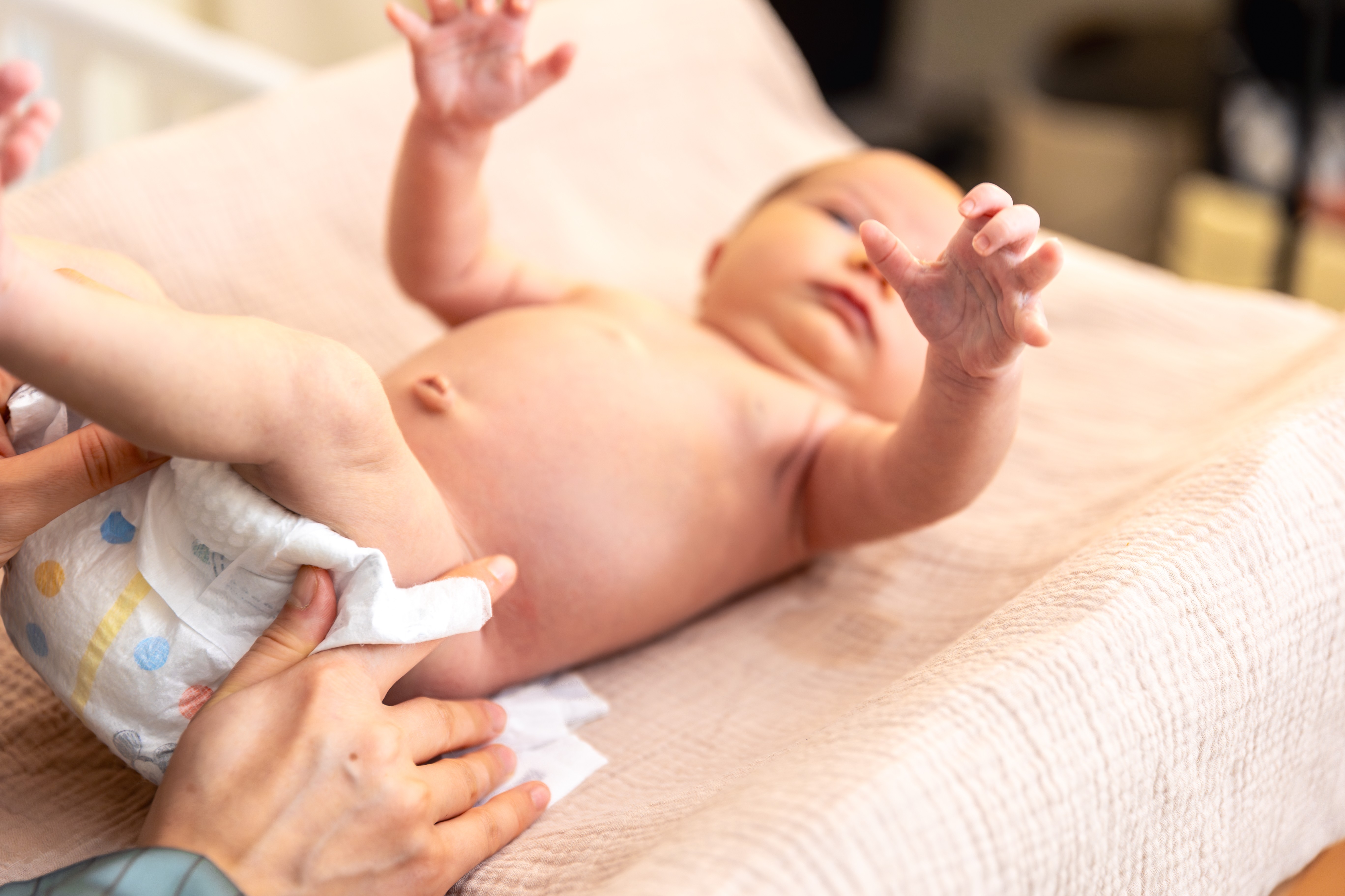 perawatan bayi setelah sunat, tips sunat bayi, cara merawat luka sunat bayi, infeksi setelah sunat, popok untuk bayi sunat, Bunda, si Kecil